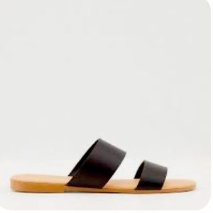 Le Chateau Leather Slide Sandal